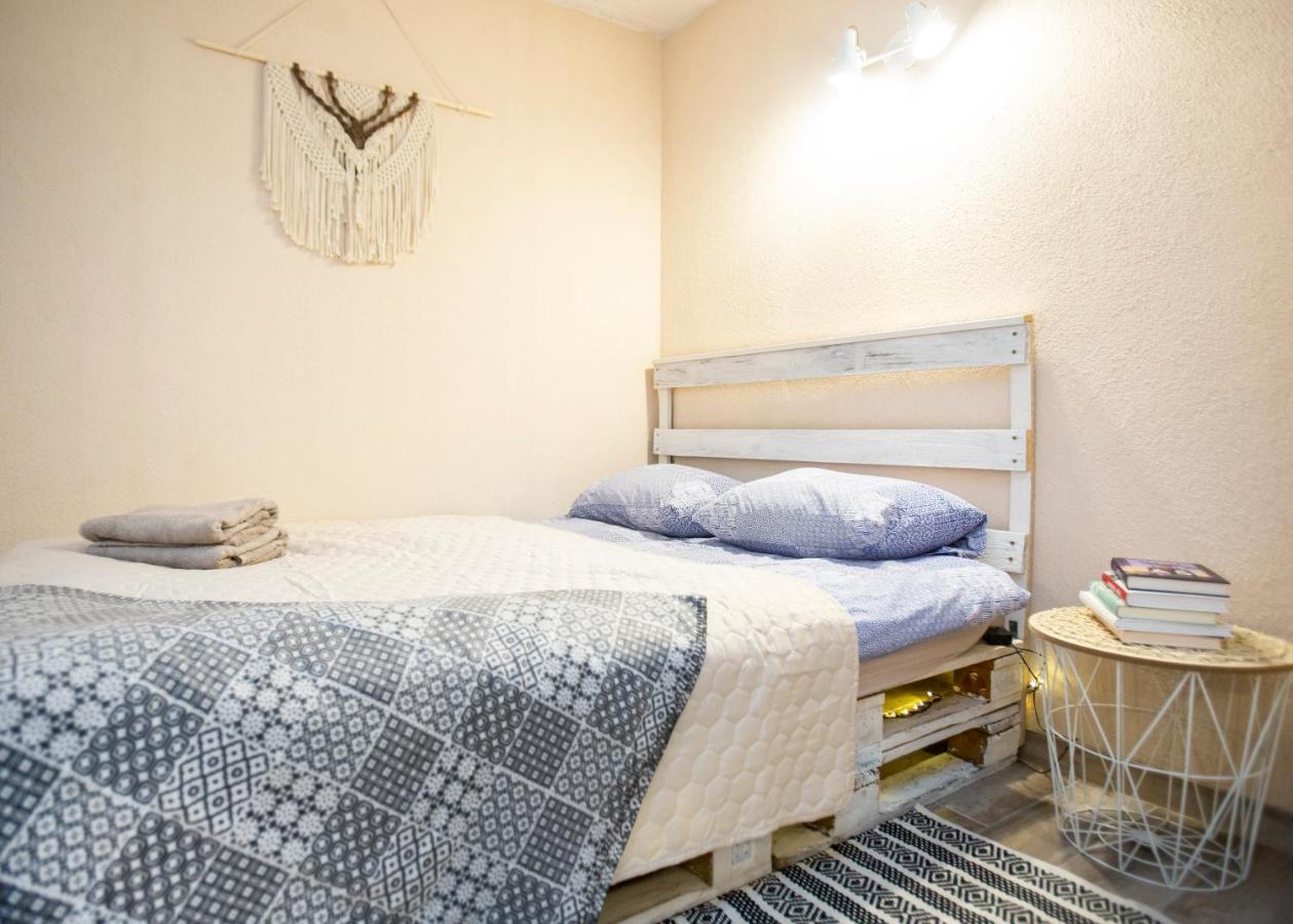 Apartment In Garage With Free Parking Kowno Zewnętrze zdjęcie