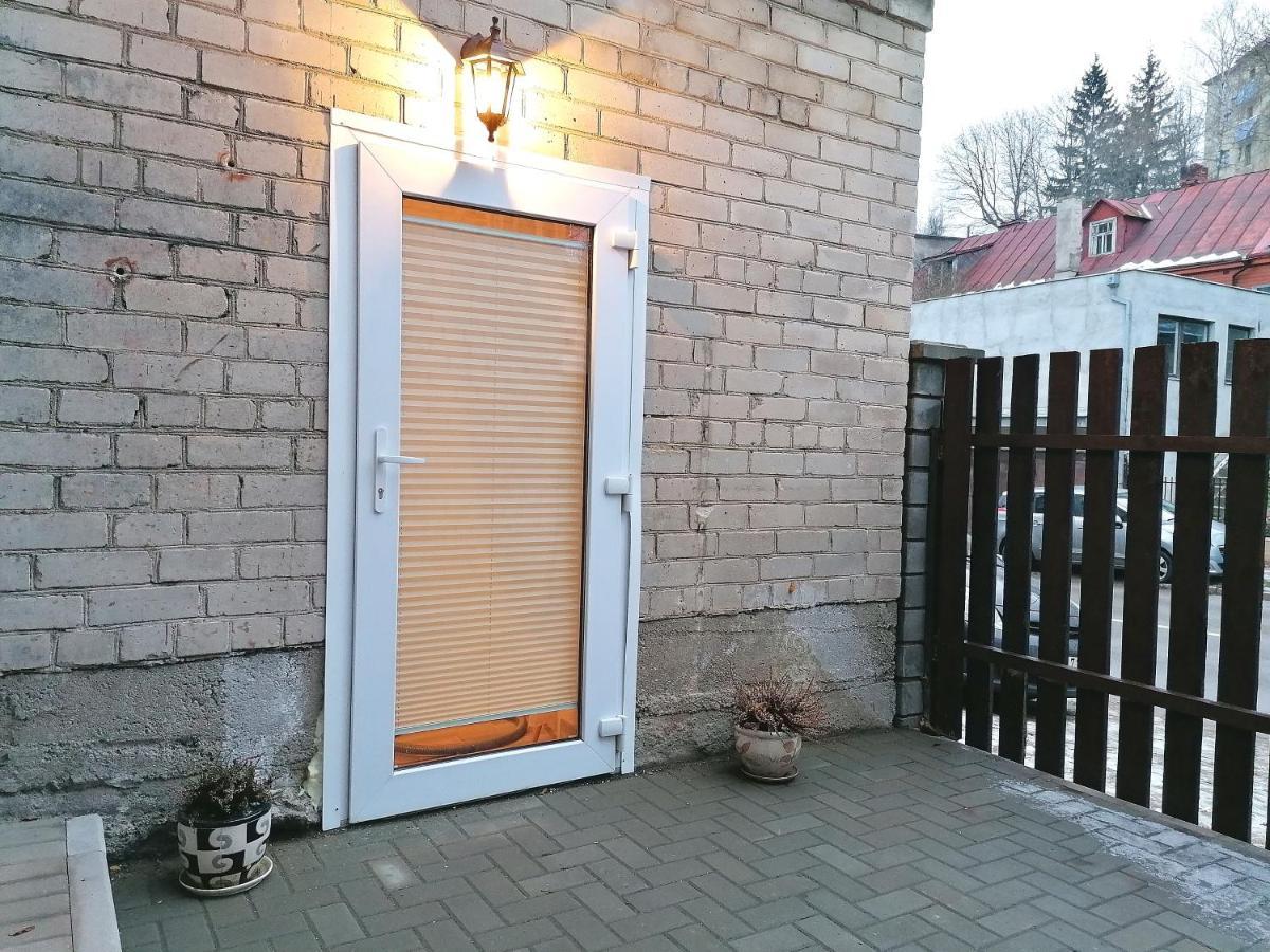 Apartment In Garage With Free Parking Kowno Zewnętrze zdjęcie
