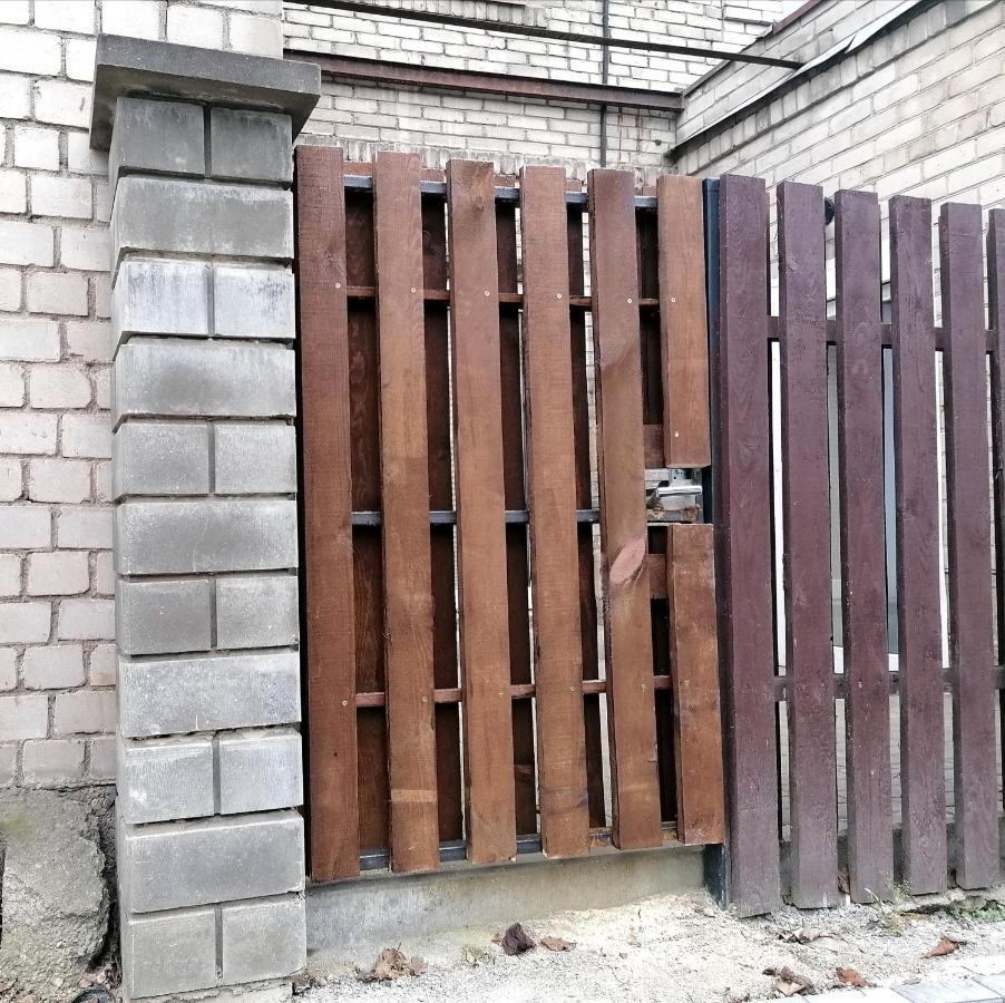Apartment In Garage With Free Parking Kowno Zewnętrze zdjęcie